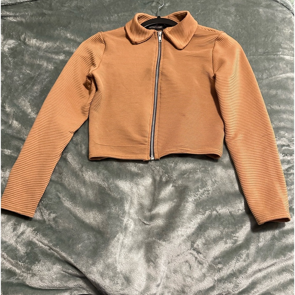 Pretty Little Thing long sleeve crop top